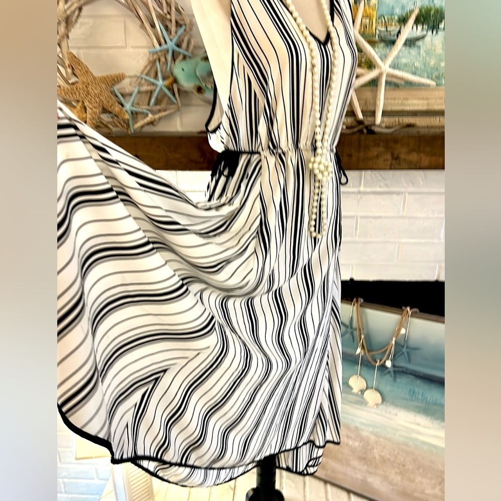 Storia, Twirlable & Full, Lined, Side-Drawstring Ties, Slimming Vertical Lines View 3